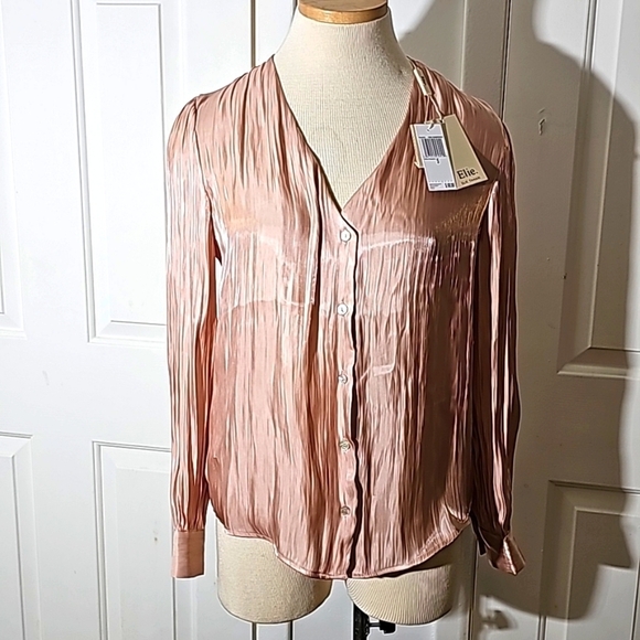 Elie Tahari NWT pink champagne color, size small button-down. Shinny fab… - Picture 1 of 12